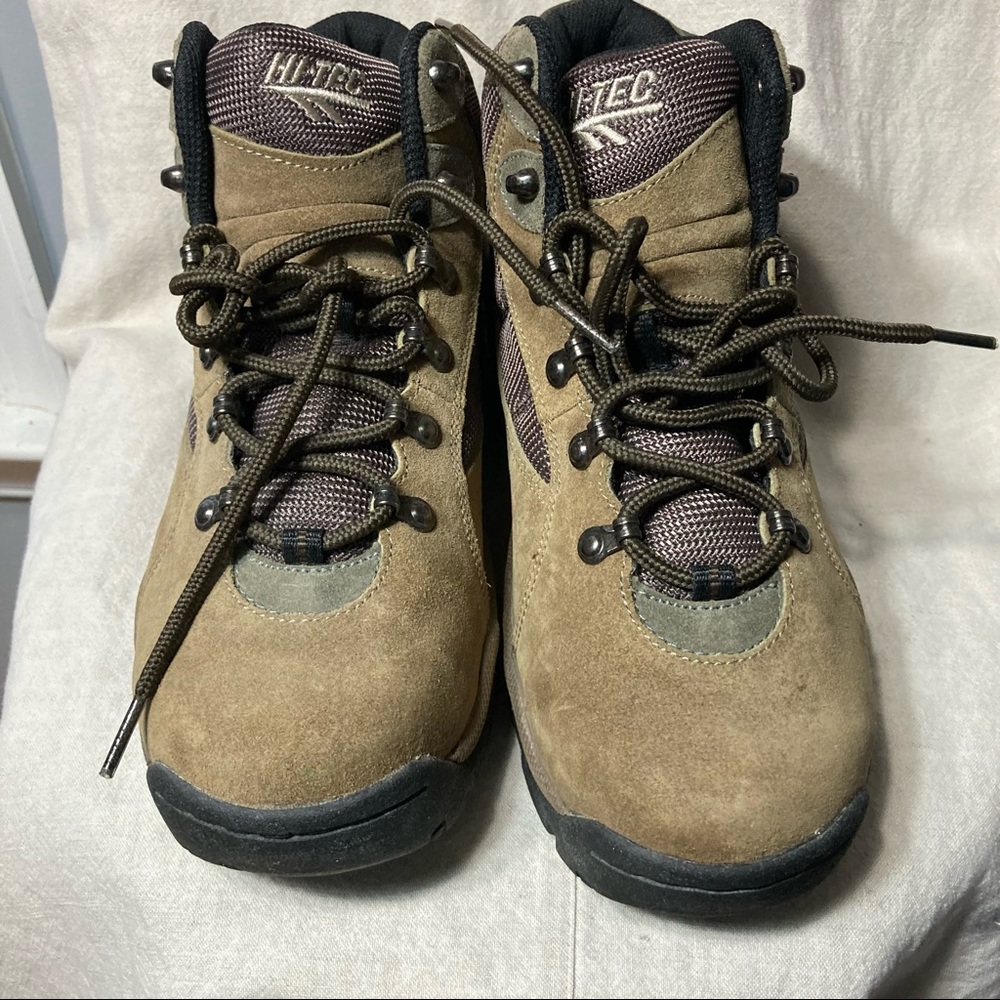 New Hi-Tec hiking boots never worn size 9.5
